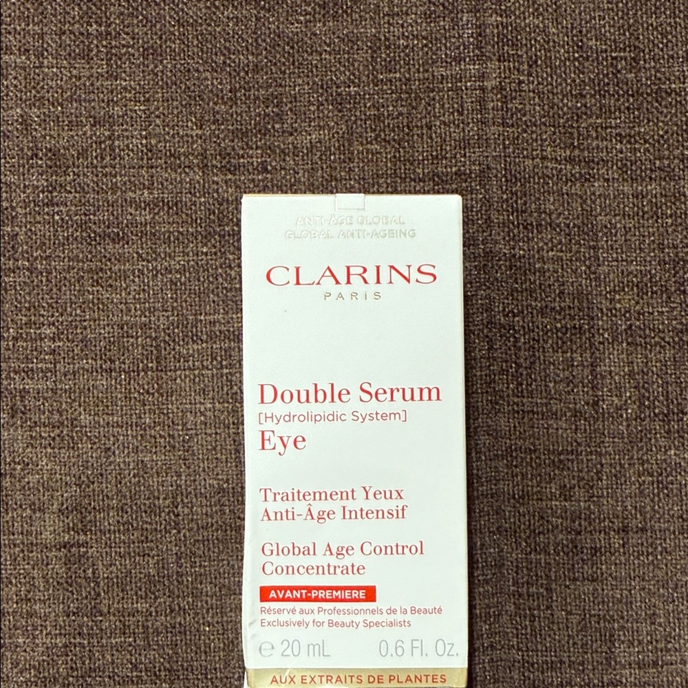 Clarins Double Eye Serum Multiple Award Winning Formula - Picture 2 of 4
